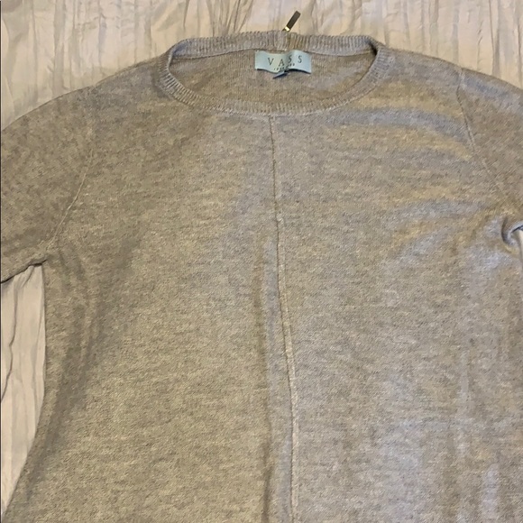 Gray sweater - Picture 1 of 2